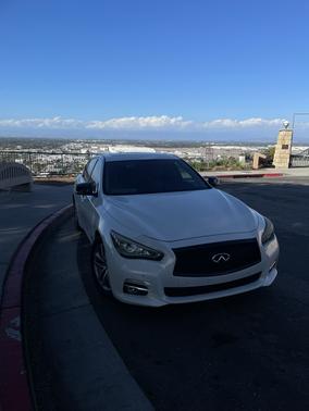 2015 INFINITI Q50 Premium