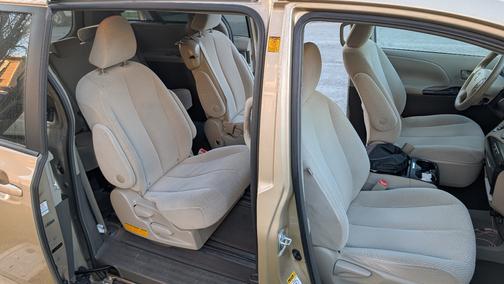 2011 Toyota Sienna LE