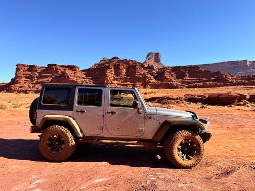 Silver 2018 Jeep Wrangler JK Unlimited Sport