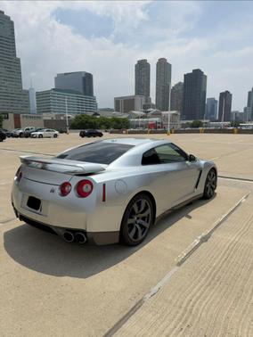 Silver 2009 Nissan GT-R Premium