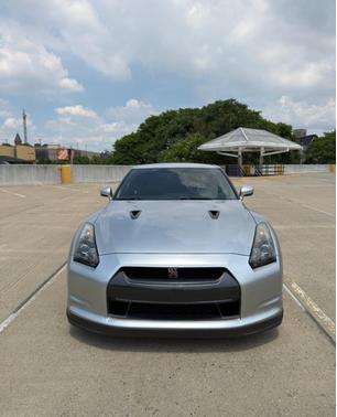 Silver 2009 Nissan GT-R Premium
