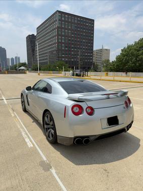 Silver 2009 Nissan GT-R Premium