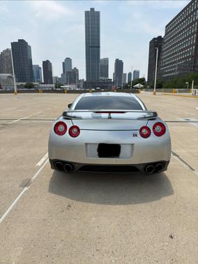 Silver 2009 Nissan GT-R Premium
