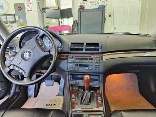 Black 2001 BMW 330 Ci