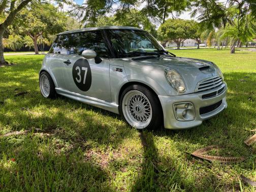 2002 MINI Cooper S Base