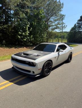 White 2016 Dodge Challenger SRT Hellcat