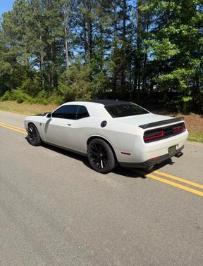 White 2016 Dodge Challenger SRT Hellcat