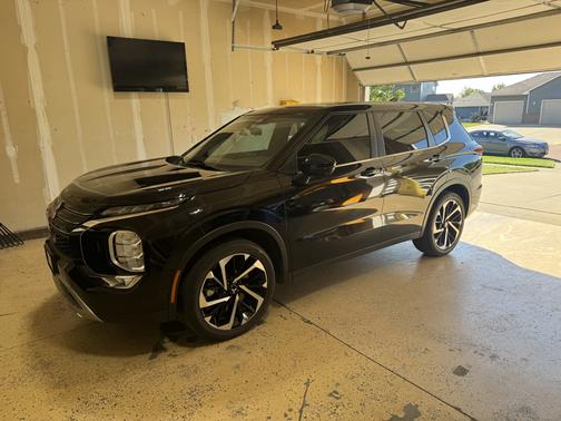 2022 Mitsubishi Outlander SE
