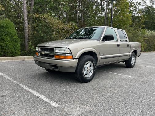 2003 Chevrolet S-10 LS Crew Cab