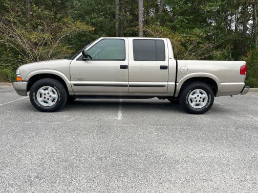 2003 Chevrolet S-10 LS Crew Cab