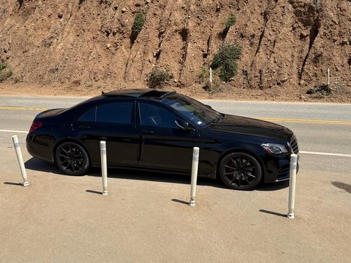 Black 2018 Mercedes-Benz S-Class S 560