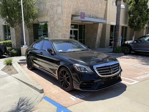 Black 2018 Mercedes-Benz S-Class S 560