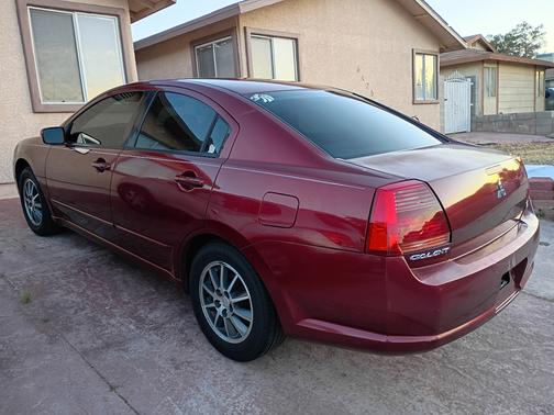 Red 2004 Mitsubishi Galant ES