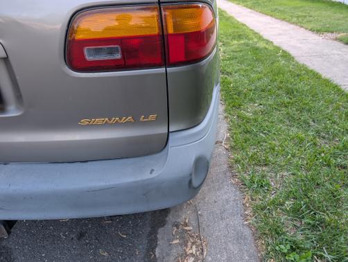 1999 Toyota Sienna XLE