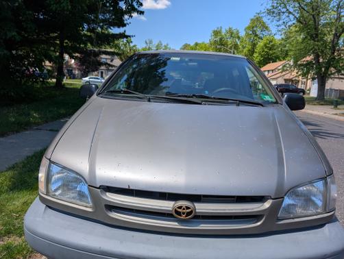 1999 Toyota Sienna XLE