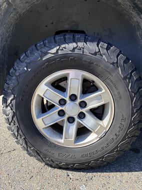 Gray 2009 GMC Sierra 1500 SLE1 Crew Cab