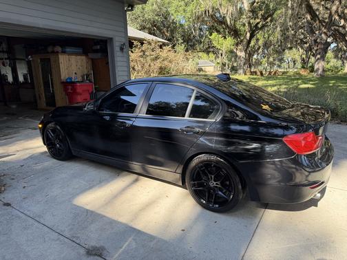 Black 2013 BMW 320 i