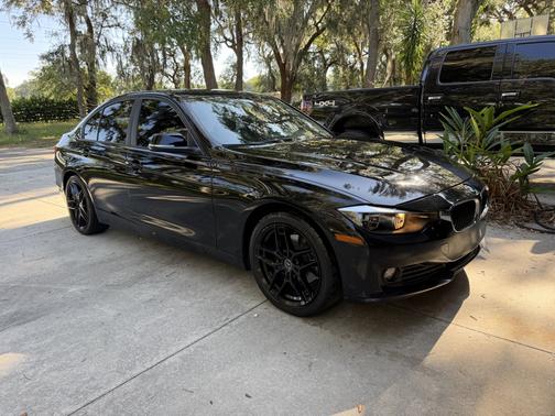 Black 2013 BMW 320 i