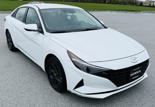 2022 Hyundai ELANTRA SEL