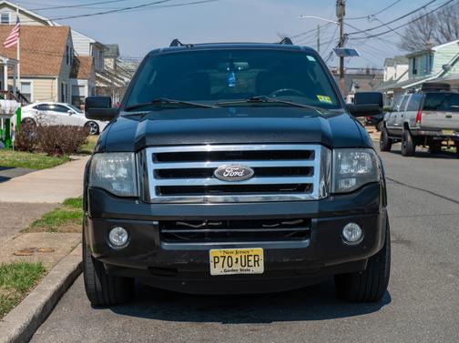 Black 2014 Ford Expedition Limited