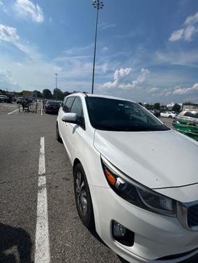 White 2015 Kia Sedona SX
