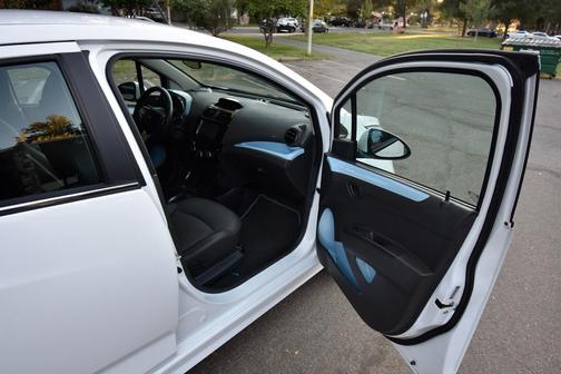 White 2015 Chevrolet Spark EV 2LT