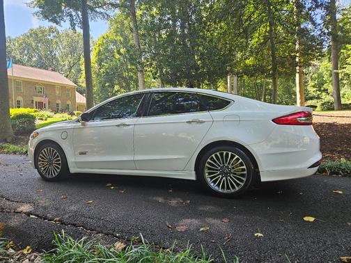 White 2018 Ford Fusion Energi SE Luxury