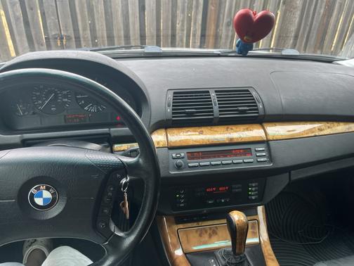 2001 BMW X5 3.0i