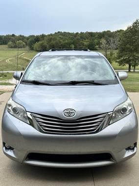 2013 Toyota Sienna XLE