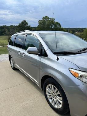 2013 Toyota Sienna XLE