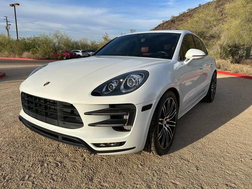 2015 Porsche Macan Turbo