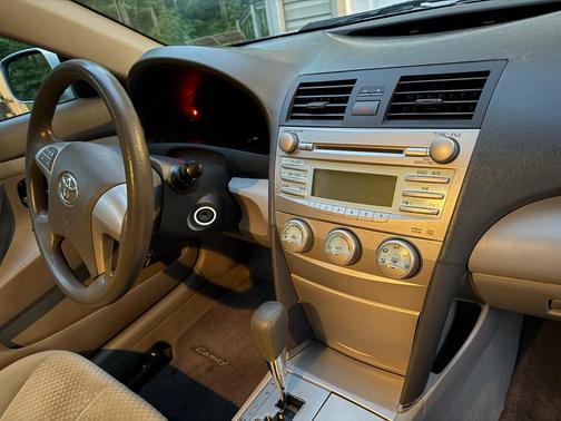 Silver 2007 Toyota Camry LE