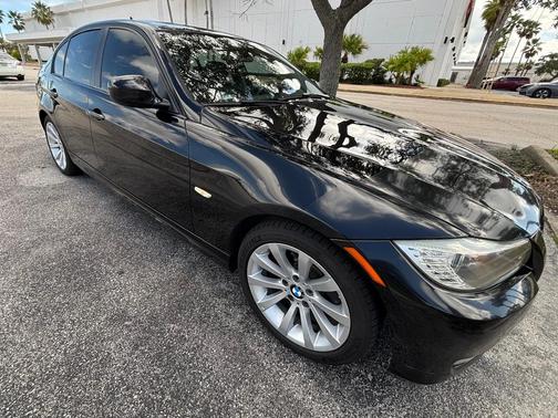 Black 2011 BMW 328 i