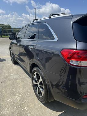Gray 2017 Kia Sorento EX