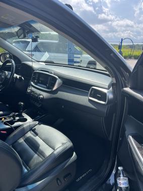 Gray 2017 Kia Sorento EX