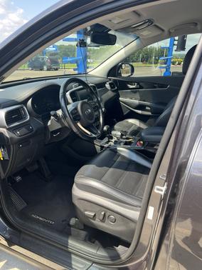 Gray 2017 Kia Sorento EX