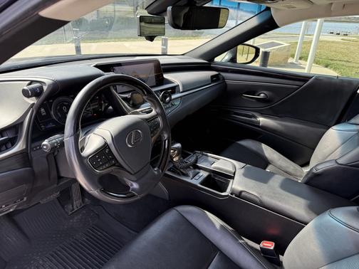 2020 Lexus ES 300h Base
