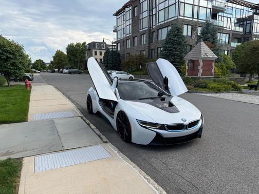 White 2015 BMW i8 Base