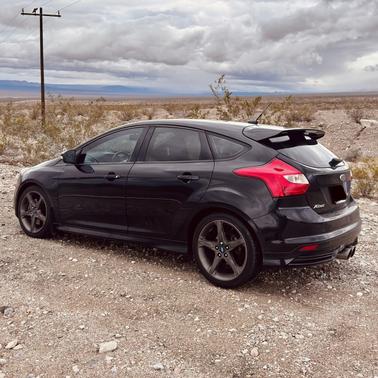 Black 2013 Ford Focus ST Base