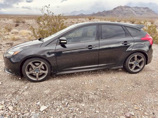 Black 2013 Ford Focus ST Base
