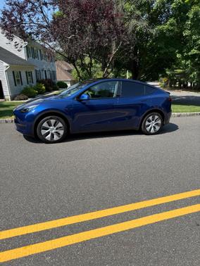 Blue 2024 Tesla Model Y Long Range