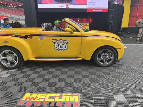 2005 Chevrolet SSR Base