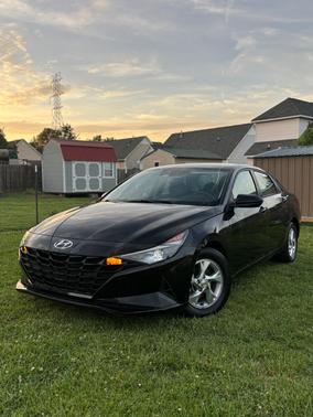 Black 2021 Hyundai ELANTRA SE