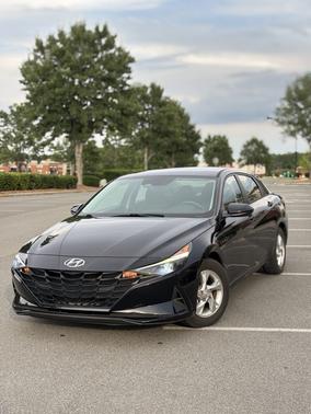 Black 2021 Hyundai ELANTRA SE