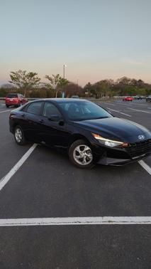 Black 2021 Hyundai ELANTRA SE