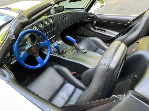 White 1996 Dodge Viper RT-10