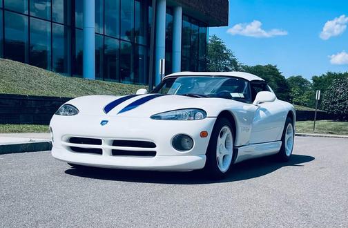 White 1996 Dodge Viper RT-10