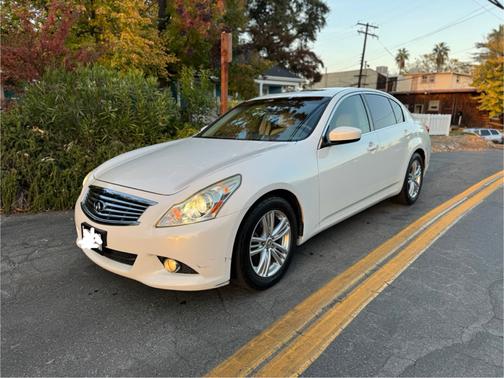 2012 INFINITI G37 Journey