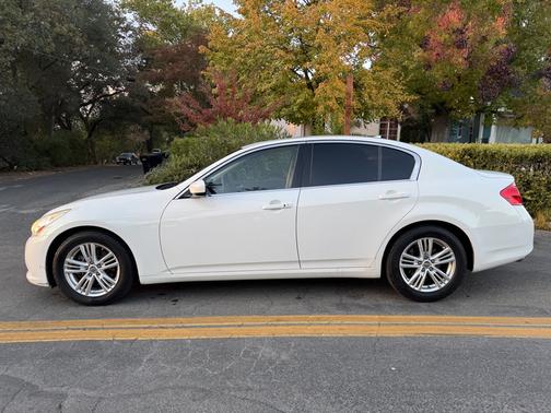 2012 INFINITI G37 Journey