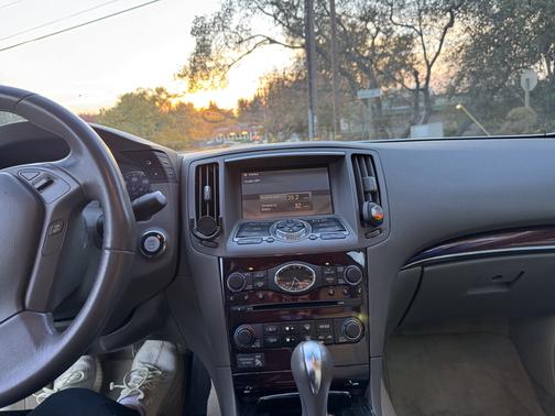 2012 INFINITI G37 Journey